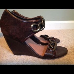 Corso Como Dark Brown Suede 9B Wedge Sandal Antique Gold/Brass Chain Decor